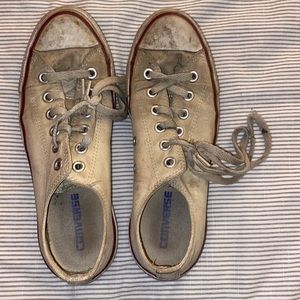 Off white Converse!